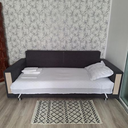 Miha'S Apartament Сулина Екстериор снимка